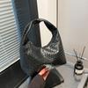 Bolso de Axila de Estilo Occidental de Alta Gama Bolso de Mujer 2024 Nuevo Nicho Casual Tejido Media Luna Bolso Pequeño Combinable
