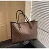 Bolso Pequeño Texturizado de Diseño Nicho para Mujer 2025 Nueva Moda Bolso de Hombro Versátil Crossbody Simple Bolso Cuadrado Pequeño