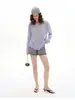 Camiseta blanca de manga larga de Tencel para mujer, ligera y transparente, perfecta para principios de otoño, que ofrece protección solar, corte holgado, ideal como capa interior o top base, con un estilo puro y seductor