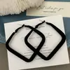 Brincos de Argola Geométricos de Veludo Preto para Outono e Inverno, Modernos, Simples, Únicos, Elegantes, Design de Nicho, Brincos que Afinam o Rosto