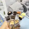 Mini Escova de Cílios Cartoon com Tubo, Tubo Independente Portátil Escova de Cílios Descartável, Escova de Cílios Embalada em Tubo Penteador de Cílios de Beleza