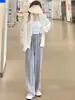 Calça feminina de verão em seda gelada, perna larga, fina, com caimento, solta, reta, cintura alta, cordão, casual, comprimento total, fresca, proteção solar, calça comprida