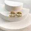 Pendientes de aro romanos de múltiples capas con circonitas brillantes, estilo minimalista vintage, pendientes de aro hip-hop europeos y americanos, tachuelas versátiles de lujo ligero incrustadas con circonitas