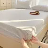 Juego de Sábana Bajera de Algodón Lavado, Protector de Colchón a Rayas y Cuadros Estilo Japonés de Tres Piezas, Cubre Cama Liso de Cobertura Total de Color Sólido