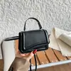 Bolsa de Mão Casual de Ombro Único Cor Sólida com Textura Minimalista e Fresca - Nova Coleção Primavera/Verão 2026