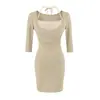 Conjunto de vestido de duas peças puramente sedutor em cores contrastantes, novo estilo de primavera com gola halter, alças de amarrar, manga média, saia curta justa para mulheres