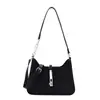 Bolso Retro de Media Luna para Debajo del Brazo para Mujer 2026 Modelo Nuevo de Gama Alta Elegante Simple Versátil Bolso de Hombro de Mano Estilo Francés