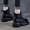 Botas Martin Femininas 2026 Novo Estilo 6 Furos Botas Marrons Botas Femininas que Aumentam a Altura Sola Grossa Botas de Cano Curto Estilo Britânico