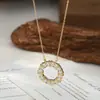 Cadena Elegante para Clavícula con Baño de Oro Real y Circonita Microincrustada Collar Anillo de Diseño Nicho para Mujer Collar Versátil Estilo Commuter