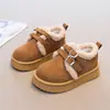Botas de nieve suaves y versátiles de moda para niñas, nueva colección otoño/invierno 2026, zapatos de algodón cálidos con forro polar para niños, calzado cómodo y mullido