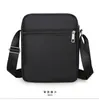 Bolsa Masculina Casual 2026 Novo Modelo Cor Sólida Grande Capacidade Camadas Múltiplas Resistente à Água Bolsa de Ombro Único Transversal com Carteira e Características de Bolsa Transversal