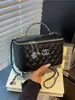 Bolsas pequeñas transfronterizas para mujer 2026 nuevo bolso acolchado con cadena de moda europea y americana bandolera de un solo hombro bolso tipo caja