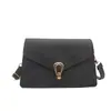 Bolsa Quadrada Pequena Doce Fresca Atacado Bolsa Feminina Outono 2026 Nova Cor Sólida Moda Fivela de Trava Bolsa de Ombro Único Bolsa Transversal para o Trabalho