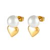 Simples pérola de água doce brincos de amor 18K ouro nicho design brincos feminino de aço titânio não-desbotamento jóias atacado