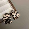 Pendientes de Aguja de Plata Retro Geométricos de Leopardo Europeos y Americanos Elegantes Personalizados Combinables Pendientes Otoño Invierno Nuevo Sentido de Alta Gama para Mujer