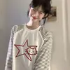 Camiseta de Manga Longa com Estampa Criativa de Estrelas Divertidas, Costura em Cores Contrastantes, Moda Feminina Versátil, Design Listrado, Top de Gola Redonda