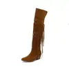 Outono Inverno 2026 Europeu e Americano Simples Franja Salto Grosso Rebite Camurça Patchwork Retrô Botas Femininas Novas Botas Acima do Joelho Botas de Moda