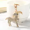 Estilo de moda transfronterizo llavero de cabra incrustado de diamantes, accesorio creativo y personalizado para llavero de bolsa y coche de la cabra del zodíaco