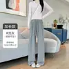 Calça de tecido de arroz glutinoso cinza para mulheres, novo estilo primavera e outono 2026, cintura alta, modelagem que emagrece, perna reta, para pessoas baixinhas, bom caimento, calça casual de perna larga