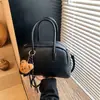 Bolsa de almohada de diseño de nicho de comercio exterior 2026 Otoño e Invierno Nuevo estilo Bolso de hombro Elegante Versátil Bolso cruzado Moderno Bolso pequeño