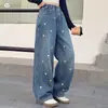 Calça Jeans Bordada com Coração para Meninas 2026 Outono Novo Estilo Calças Largas Slim para Crianças Médias e Grandes Calças Casuais de Perna Reta