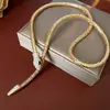 Colar de Letra em Aço Inoxidável, Luxo Leve, Corrente Clavícula de Alta Qualidade, Fashion, Versátil, Design de Colar Simples, Estilo de Nicho para Mulheres