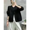 Novidades do Outono de 2026: Casaco de estilo coreano, com corte solto, gola redonda e padrão de losangos para mulheres; top de algodão liso com mangas bufantes para mães. 621