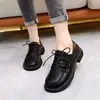 Novos Sapatos de Couro Femininos Primavera e Outono Estilo Britânico 2026 Couro Macio Versátil Antiderrapante Cadarço Uso Bidirecional Sapatos Baixos Planos