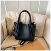 Bolso de Mano Versátil de Moda Tendencia Nueva Primavera 2026 para Mujer con un Toque de Alta Gama, Bolso Cubo, Estilo Hombro y Cruzado