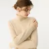 Nova blusa base de malha de cashmere para outono e inverno, cor sólida da moda, estilo coreano, gola alta simples, espessa e quente para mulheres