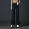 Calça Jeans Feminina Flare com Renda e Strass, Estilo Novo Primavera e Outono 5202, Rejuvenescedora, Emagrecedora, Borda Bordada Delicada, Cauda de Peixe Levemente Flare