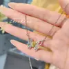 Colar com Pingente Borboleta Super Fada Retro Francês Doce Deusa Exquisito Anel Borboleta com Diamante Amarelo Conjunto de Pedras Coloridas