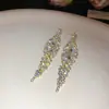 Pendientes de Borla Huecos con Forma de Gota de Agua Incrustados con Diamante y Aguja de Plata Estilo Palacio Retro Pendientes Elegantes Joyería de Lujo Ligero Pendientes de Gama Alta Venta al por Mayor