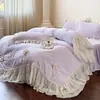 Juego de cuatro piezas de felpa estilo francés de terciopelo de leche totalmente mate grado A, falda de cama estilo princesa de alta gama con acolchado de algodón, funda de edredón de encaje 1