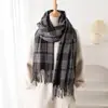 Bufanda Chal Cálido Estilo Coreano Sencillo Imitación Cachemir Moda Otoño e Invierno Cuadros de Gama Alta Rima Elegante Bufanda Versátil con Borlas