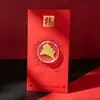 Año Nuevo del Cordero Pegatina Dorada para Teléfono Sobre Rojo Oro Puro 999 Regalo Compañero de Alta Gama Regalo de Reunión Anual de la Empresa Venta al por Mayor