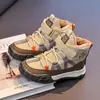 Botas de Neve Infantis Meninos Inverno 2025 Novas Impermeáveis Antiderrapantes Botas de Algodão Meninos Forradas com Lã Quentes Sapatos de Algodão para Crianças Médias e Grandes