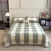 Manta Cómoda y Confortable Estilo Sin Estampado Color Sólido Terciopelo de Leche Cama Invierno Engrosada Terciopelo Coral Dormitorio Estudiante Cama Individual