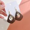 Producto pulido nuevos pendientes pendientes geométricos de madera ganchos para la oreja mujer personalidad retro pendientes de estilo nacional fabricantes al por mayor