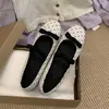 Zapatos planos de satén estilo francés Chuyuji para mujer, nuevo modelo 2026, zapatos Mary Jane con lazo poco profundo