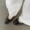 Estilo Piel de Oveja~2026 Otoño e Invierno Nuevos Zapatos Individuales Casuales Versátiles Estilo Ballet con Tacón Plano y Lazo Interior Aumentador de Altura para Mujer