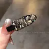 Presilha de Cabelo Sem Costura com Pedras de Diamante de Luxo Leve, Presilha Bico de Pato para Mulheres, Nova Presilha Moderna para Franja, Grampo Versátil da Moda, Grampo de Cabelo