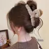 Pinza para el pelo de felpa con lunares de alta gama 2026, Pinza de tiburón moderna y exquisita para mujer, Versátil para el uso diario y el trabajo, Accesorio para el cabello
