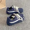 Zapatos de Manzana Roja para Mujer, Otoño 2026 Nuevos Zapatos de Ballet Deportivos Transpirables Casuales de Suela Fina Vintage, Zapatos de Entrenamiento Alemanes Extremadamente Atractivos