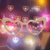 Gafas de Sol Estilo Cat-Eye con Efectos Especiales Temática de Amor Que Cambian de Color en la Oscuridad, Gafas para Actuaciones en Escenario, Gafas de Sol con Forma de Corazón