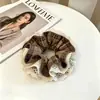 Goma de pelo scrunchie vintage versátil extragrande para adultos, elegante scrunchie floral para coleta