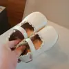 Sapatos de Couro para Meninas 2026 Nova Coleção Primavera e Outono Sapatos de Princesa Infantis Sapatos Individuais de Solado Macio Sapatos de Bebê Mocassins Modernos para Menininhas