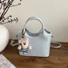 Bolsa Balde Portátil Estilo Novo 2026 para Trabalho e Deslocamento Bolsa de Ombro Casual Fashion Bolsa Transversal Feminina