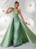 Elegante Vestido de Noche Nuevo Estilo Verde sin Tirantes de un Hombro con Adornos Florales Tridimensionales, Lentejuelas y Cintura Acampanada