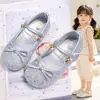 Sapatos Infantis Princesa Laço 2026 Primavera/Outono Novos Sapatos Rasos com Lantejoulas para Crianças Médias/Grandes Sapatos de Couro para Dança de Meninas Pequena Princesa